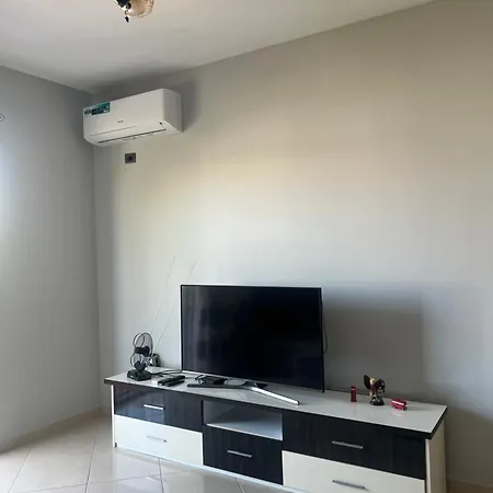 Beachside One-bedroom Retreat غوليم