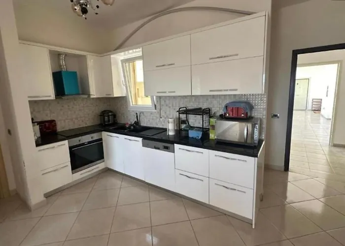 Beachside One-bedroom Retreat 公寓